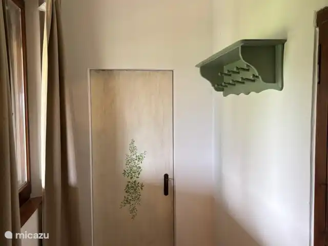 Villa Rose e Fiori (a 6 km del mar) en Italia, Marche, Potenza Picena - villa Hall con aseo, aún no está incluido en los planos.