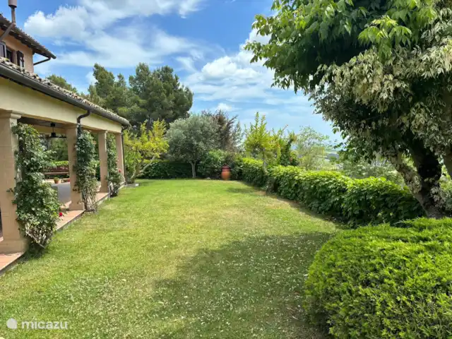 Villa Rose e Fiori (a 6 km del mar) en Italia, Marche, Potenza Picena - villa Jardín