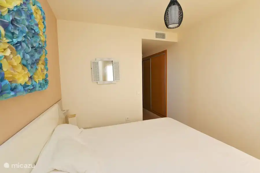 Schlafzimmer mit Doppelbett