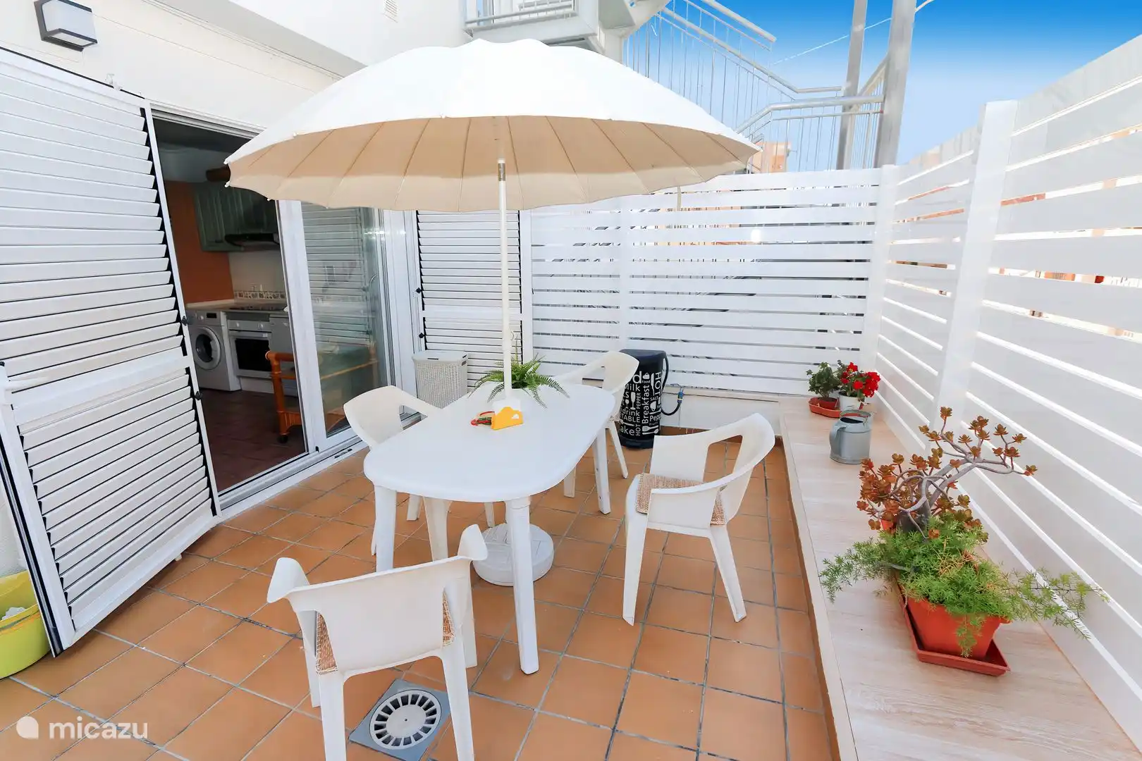 Garden directly at the kitchen