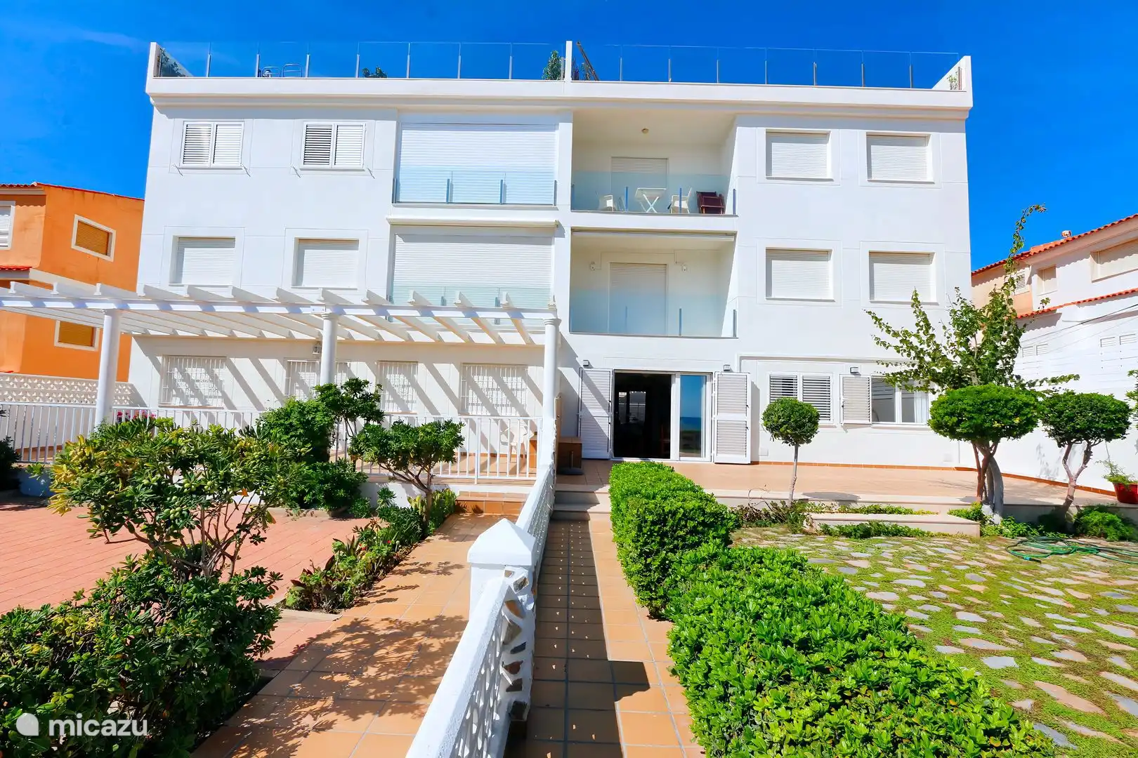 Beach house right by the sea