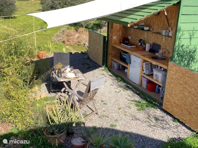 Location de Vacances Portugal, Algarve, Moncarapacho, glamping / tente safari / yourte - YURT Algarve Cuisine extérieure.