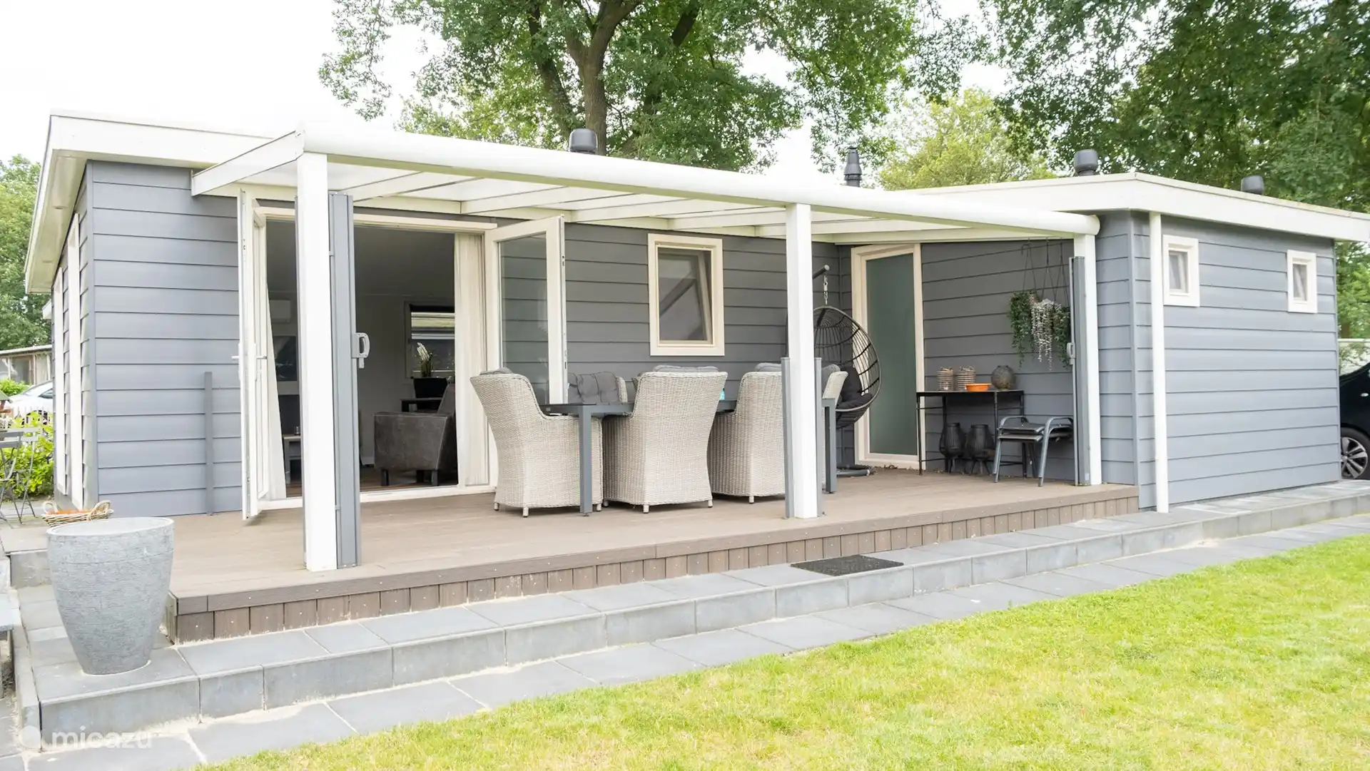 Rebhuhn  in Niederlande, Overijssel, Lattrop - chalet