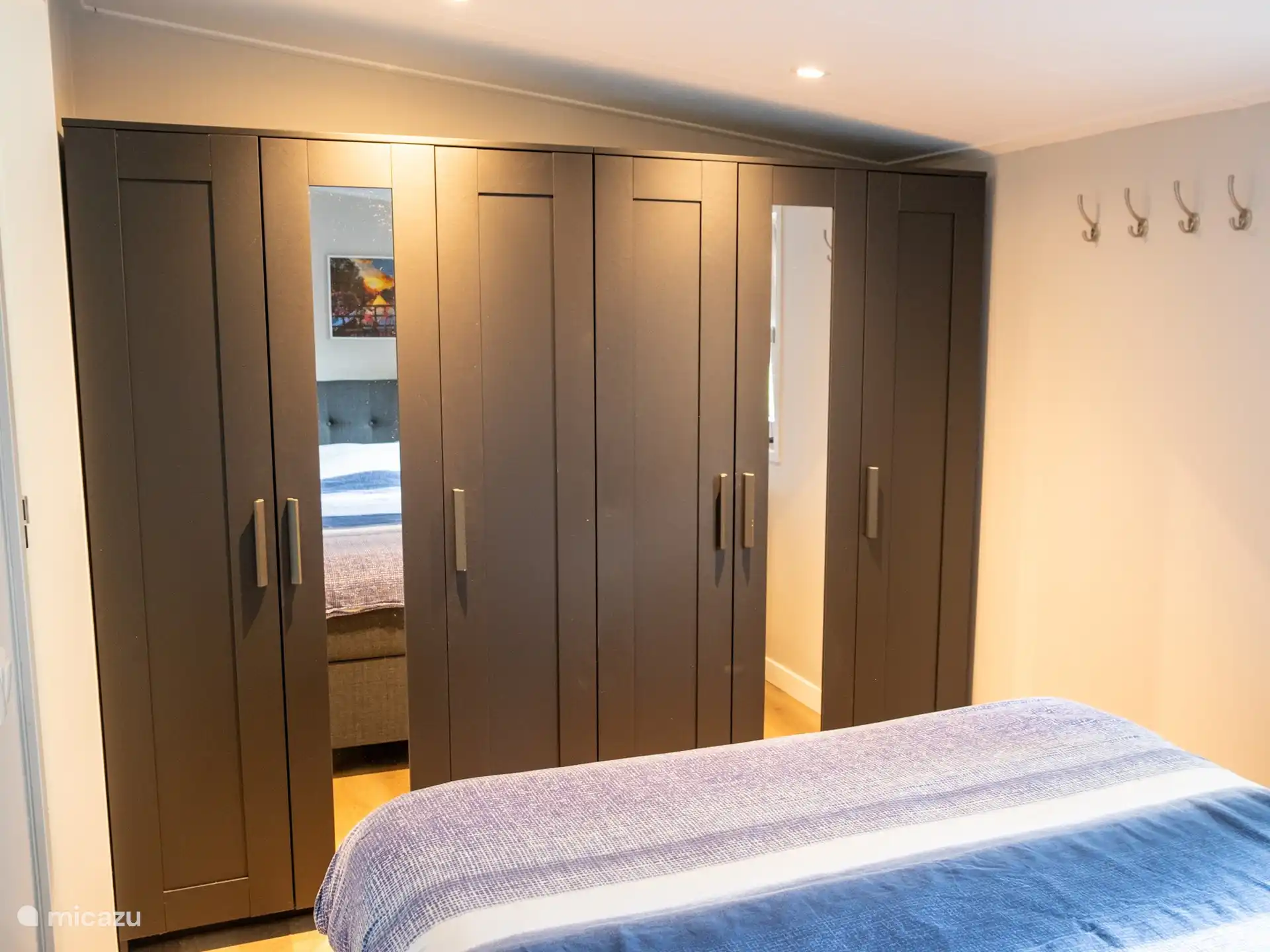 Schlafzimmer 1 Doppelschränke