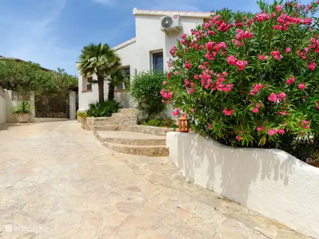 Xénophilie VI | Espagne, Costa Blanca, Benitachell - villa Allée à l’entrée de la villa