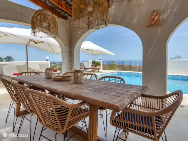 Xénophilie VI | Espagne, Costa Blanca, Benitachell - villa Table pour 8 personnes dans la naya