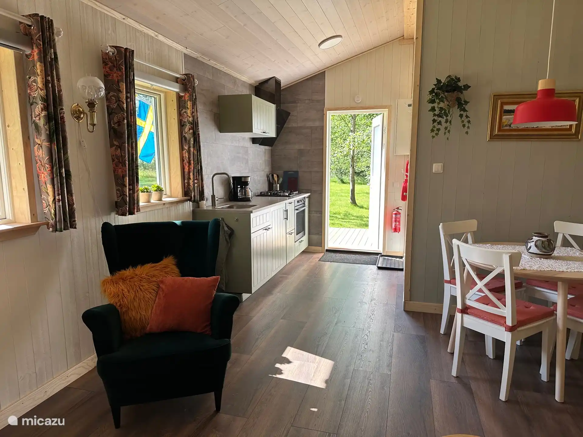 View through to the kitchen.