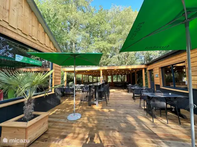 Location de Vacances Pays-Bas, Drenthe, Zuidwolde, tiny house - La chouette hulotte Restaurant et terrasse au camping