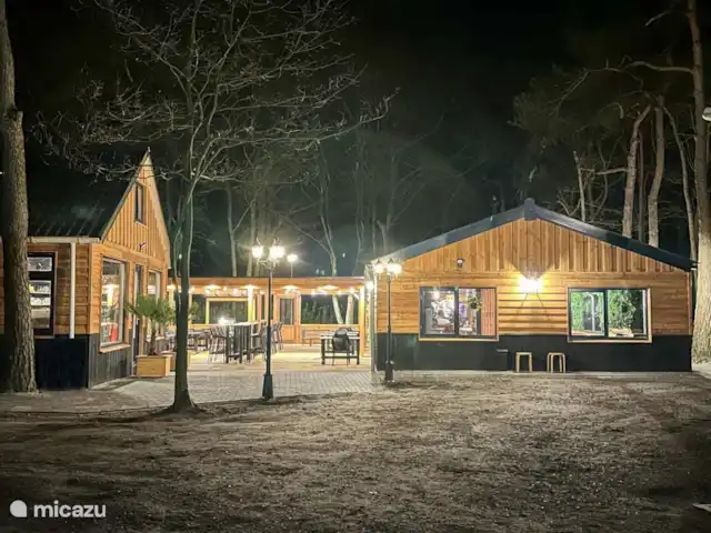 Location de Vacances Pays-Bas, Drenthe, Zuidwolde, tiny house - La chouette hulotte Restaurant et terrasse au camping