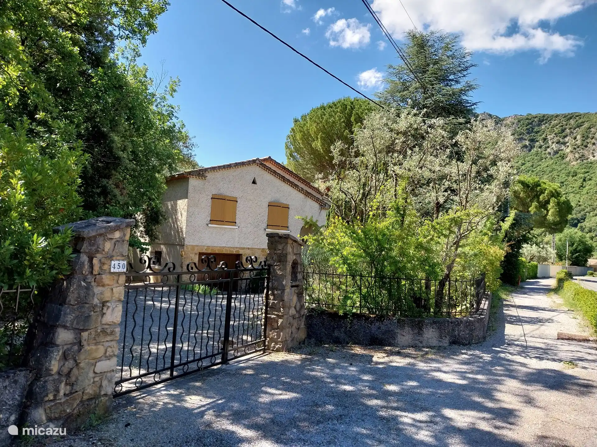 A orillas del río: La maison du colonel en Francia, Drôme, Aubres - Villa