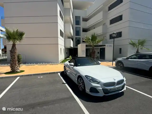 Location de Vacances Espagne, Costa Blanca, Villamartin, appartement - Appartement Valentino Golf 3 Complexe d’appartements d’entrée avec parking privé sur place.
Malheureusement, il n’y a pas (encore) de bornes de recharge sur le site.
