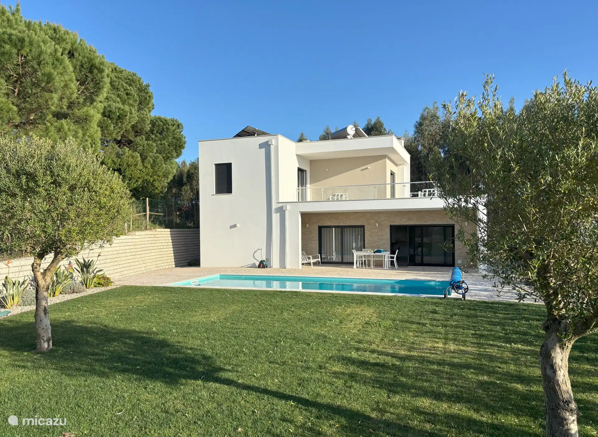 Garten, Pool und Terrasse