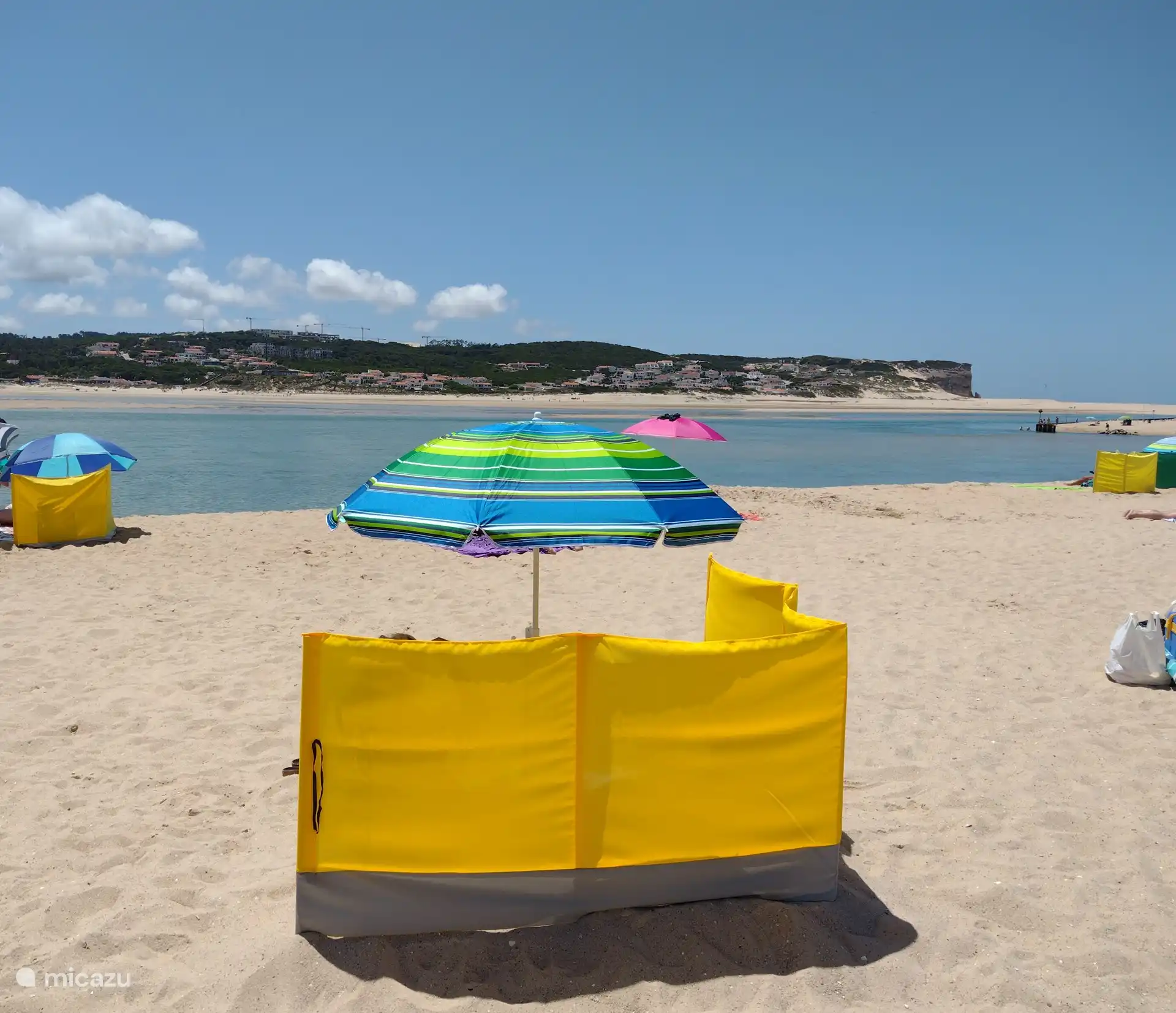 Sonnenschirm und Windschutz