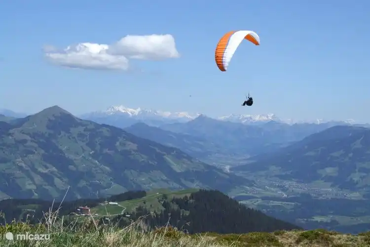 Puedes volar en parapente desde la montaña Markbachjoch.