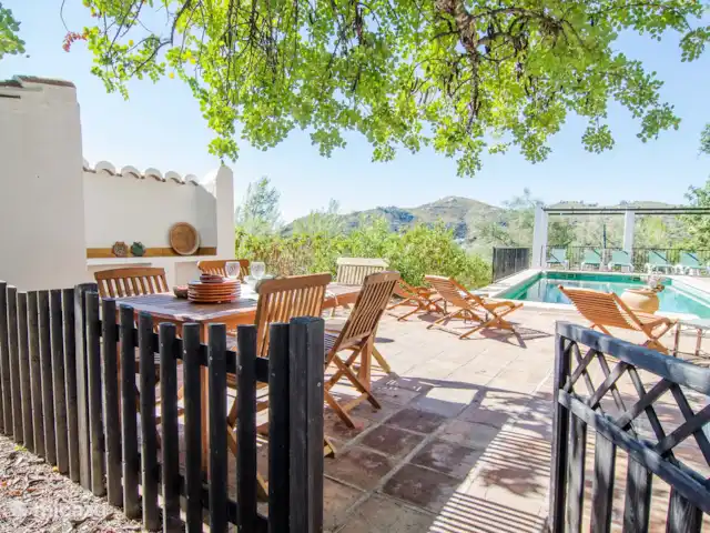 Location de Vacances Espagne, Andalousie, Cómpeta, finca - Los dos Algarrobos Cuisine extérieure