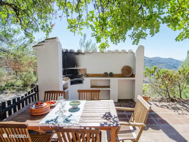 Location de Vacances Espagne, Andalousie, Cómpeta, finca - Los dos Algarrobos Cuisine extérieure