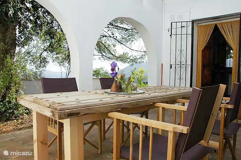 Überdachte Terrasse