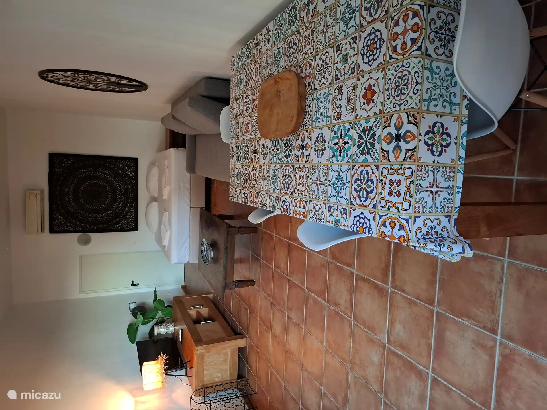 Knusse ruimte met eet- en woon/slaapgedeelte