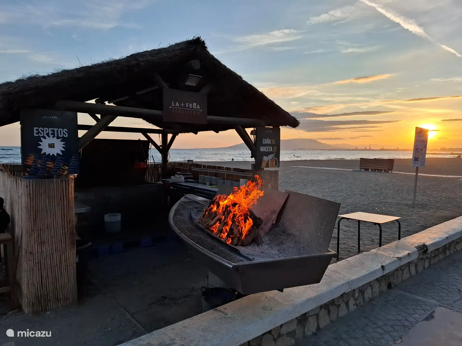 Beroemde strandbarbecues met sardientjes