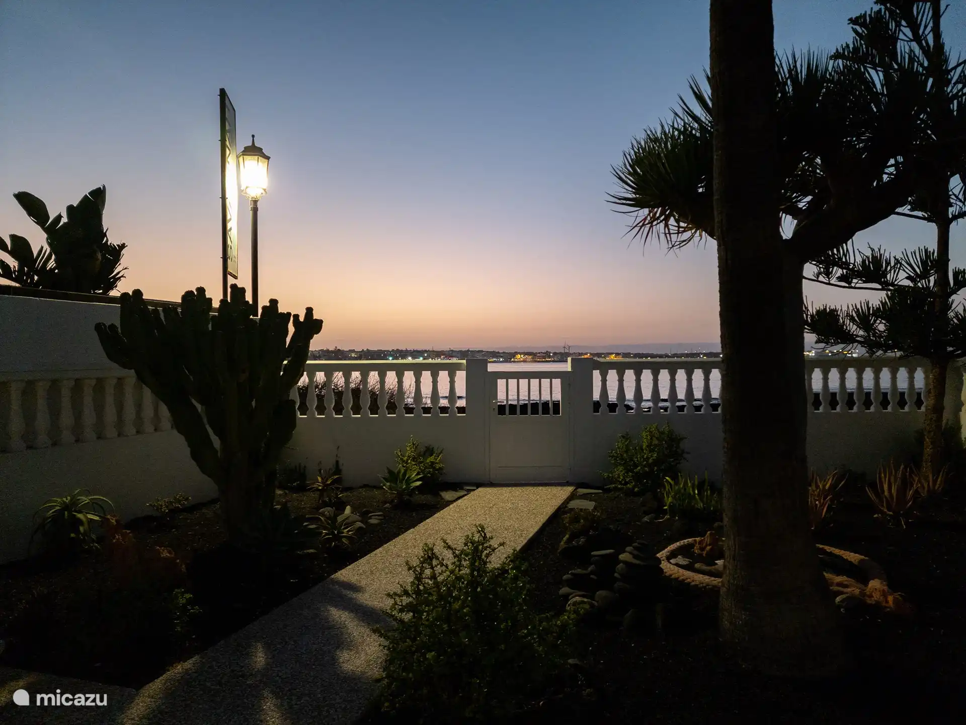 Sonnenuntergang vom Garten aus