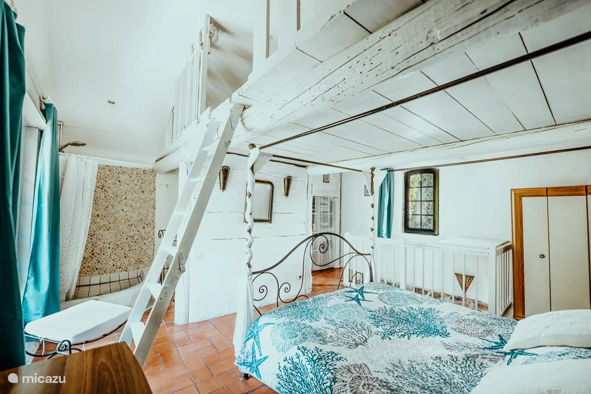 Mezaninne au chambre à coucher 1