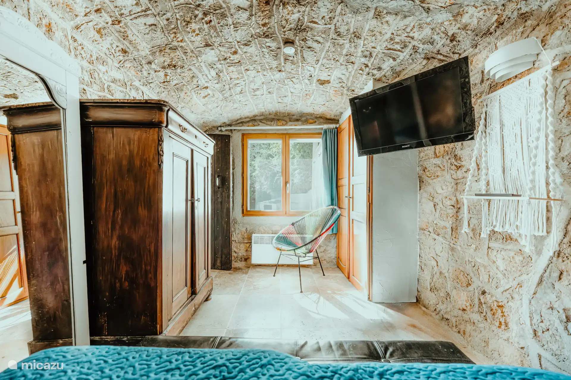 Chambre à coucher 2, à coté de la piscine (lit 1,60m x 2,00m)