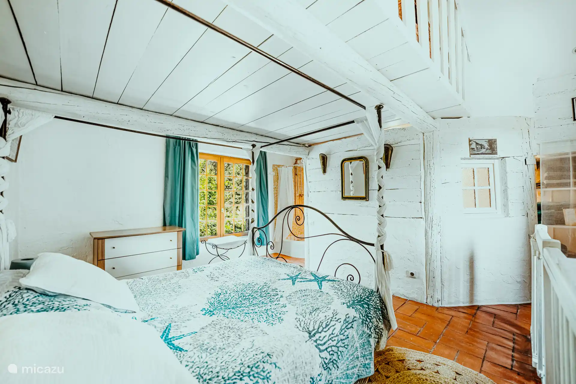 Chambre à coucher 1, 1 double lit  (1,60m x 2,00m)