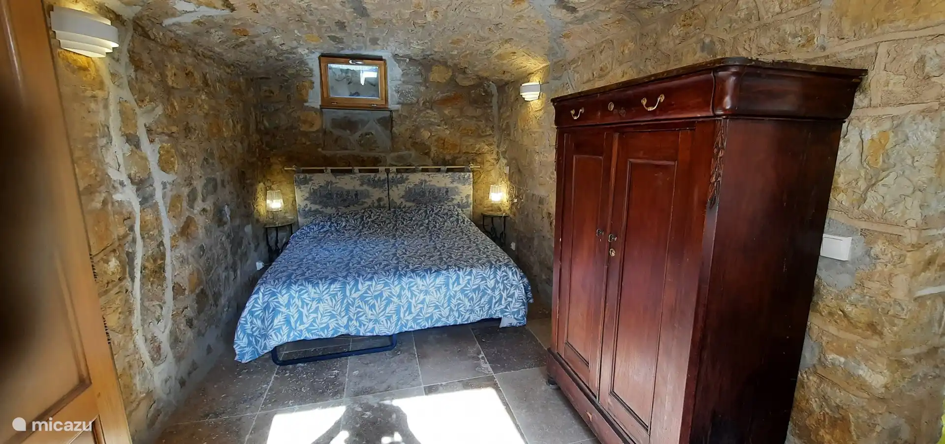 dormitorio 2 junto a la piscina 