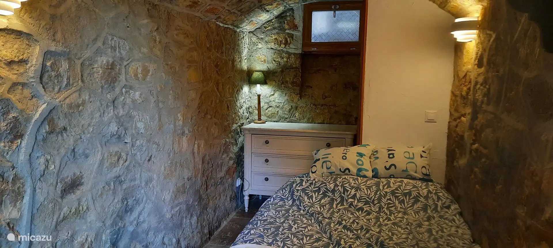 dormitorio 3 junto a la piscina 