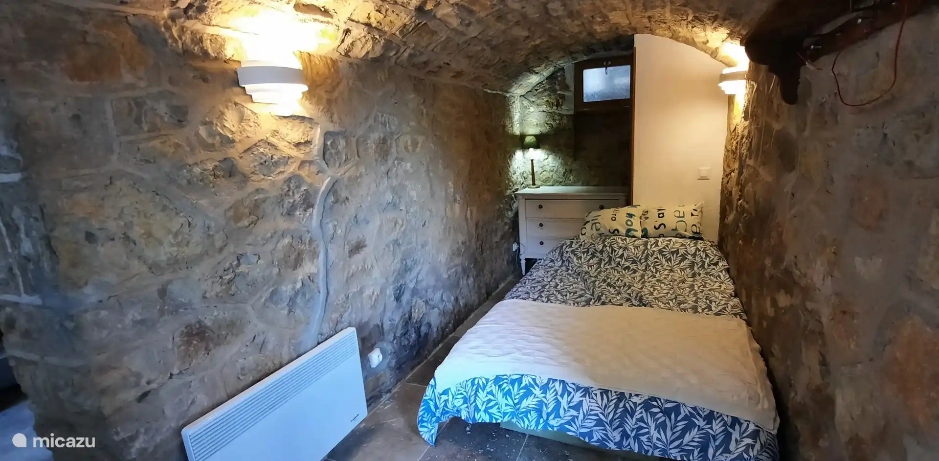 dormitorio 2 junto a la piscina 