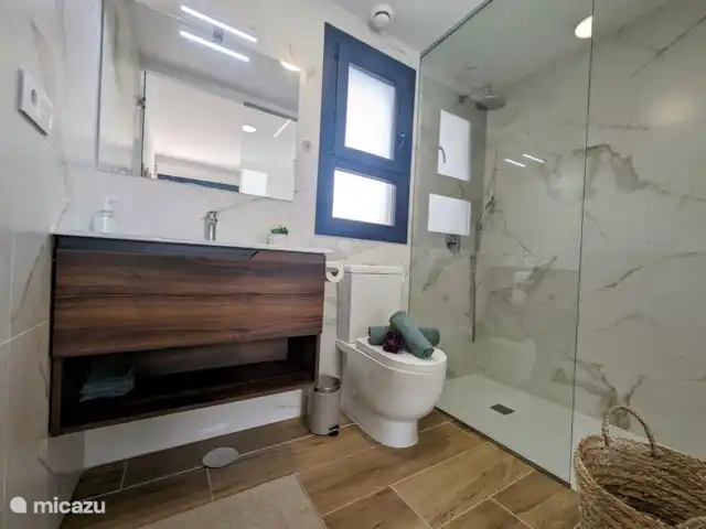 Location de Vacances Espagne, Costa Blanca, Orihuela Costa, penthouse - Penthouse Casa Joya Salle de bain dans la chambre principale