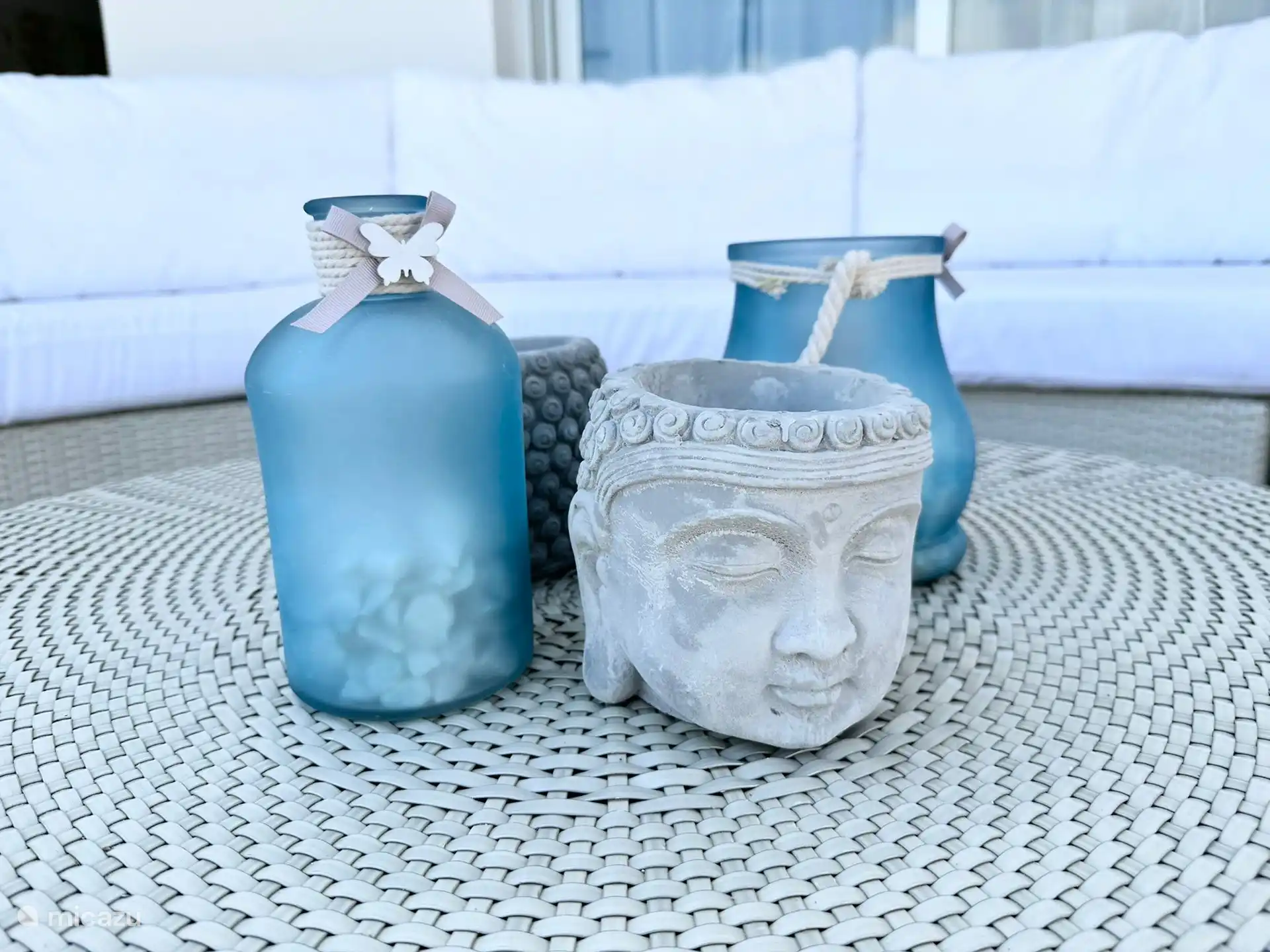 Terrasse face à la mer Méditerranée