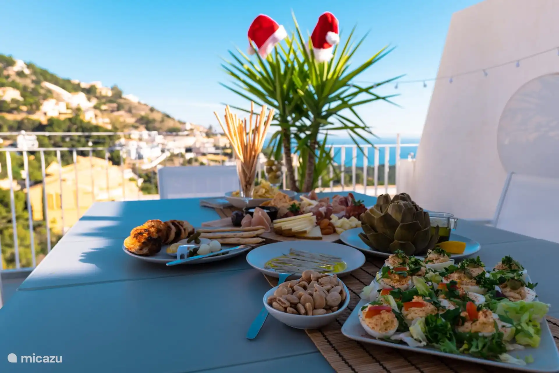 Terrasse face à la mer Méditerranée