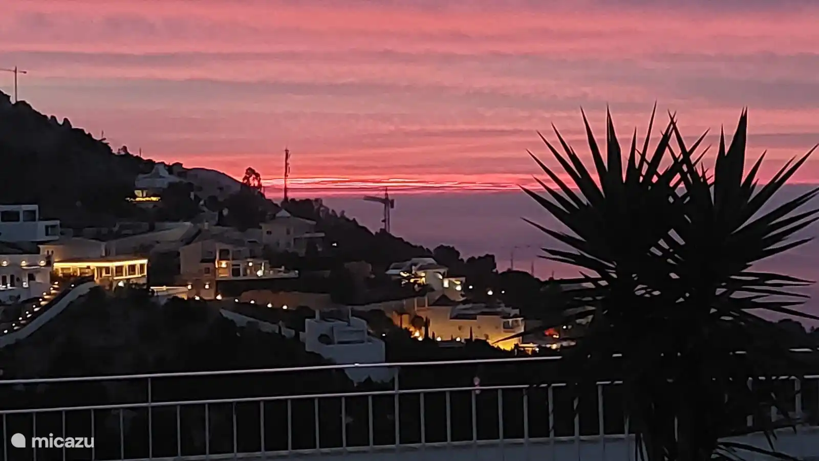 Terrasse face à la mer Méditerranée