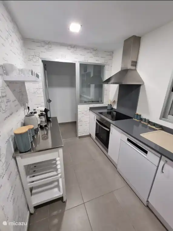 Cuisine avec tous les équipements