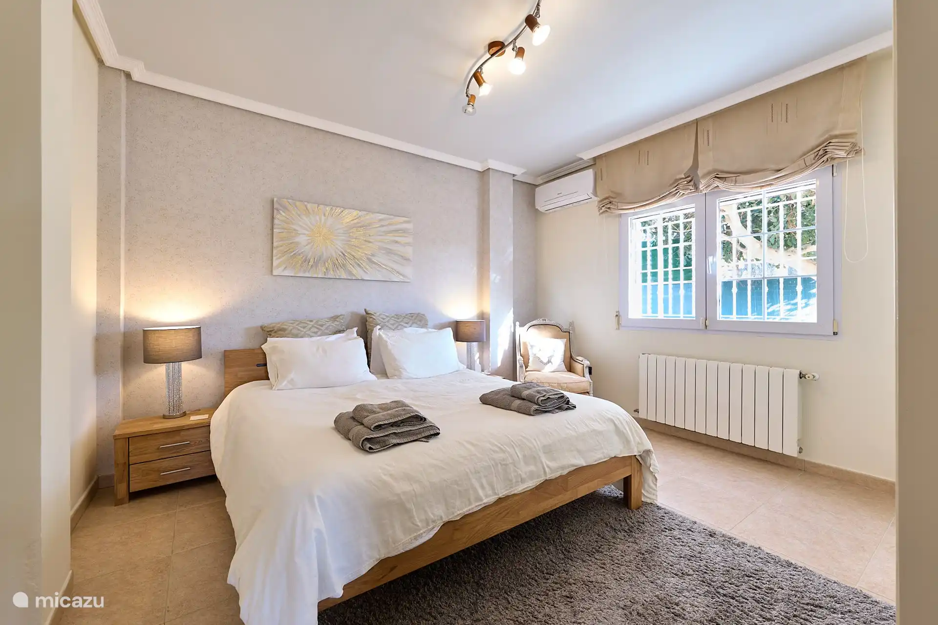 Super-Schlafzimmer mit Kingsize-Bett 3