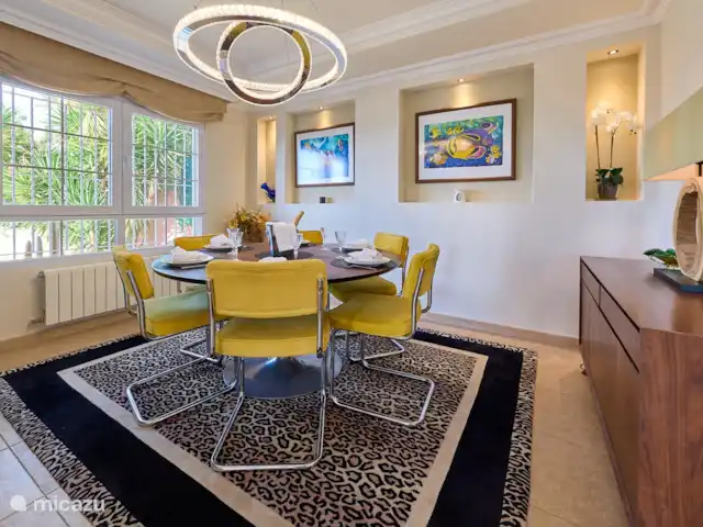 Villa de luxe totalement privée de 5 chambres | Espagne, Costa Blanca, Alicante - villa Table pouvant accueillir une grande famille