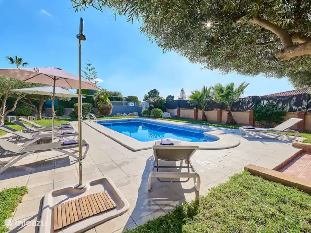 Villa de luxe totalement privée de 5 chambres | Espagne, Costa Blanca, Alicante - villa Douche côté piscine