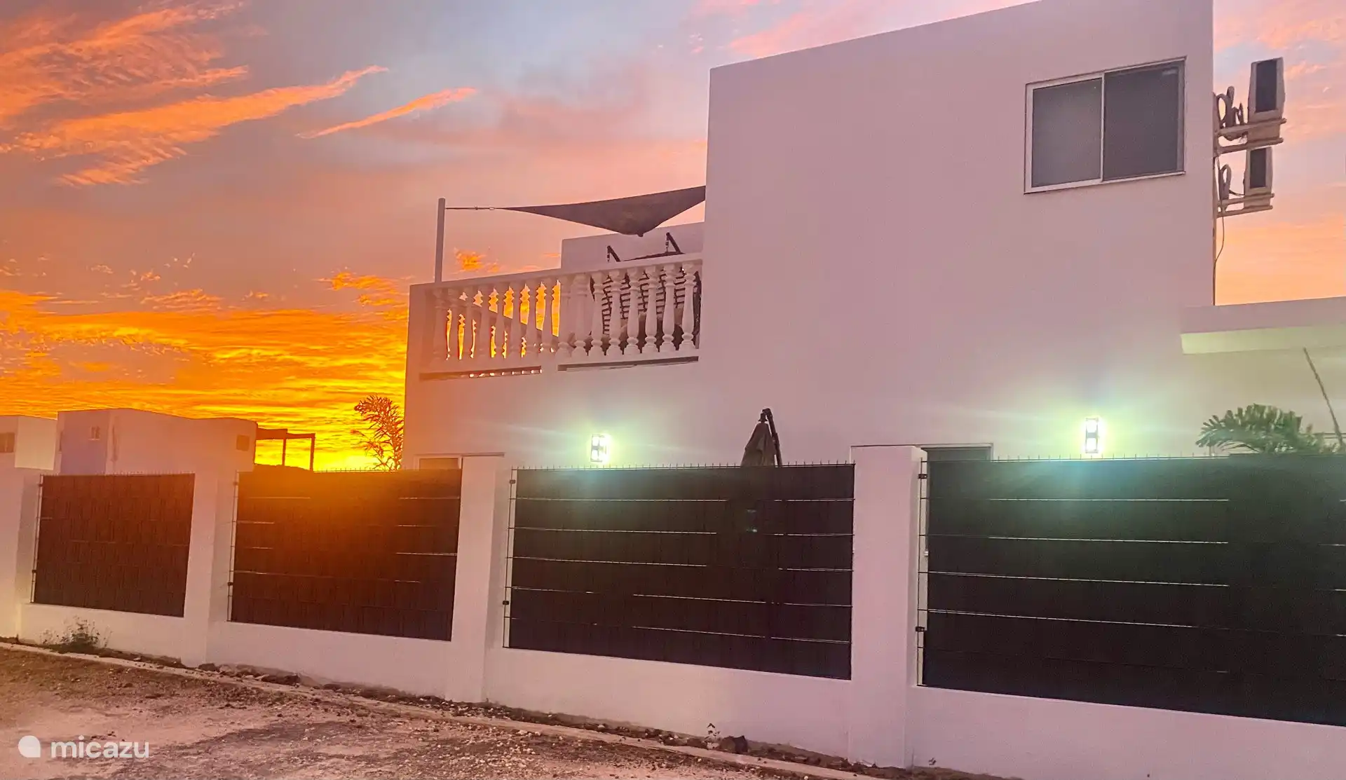 Kas di Joe at sunset.