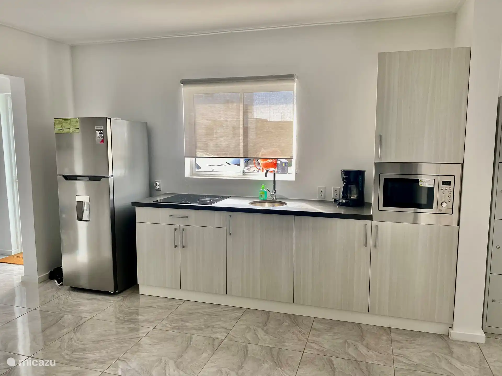 Practical kitchen equipped with everything.