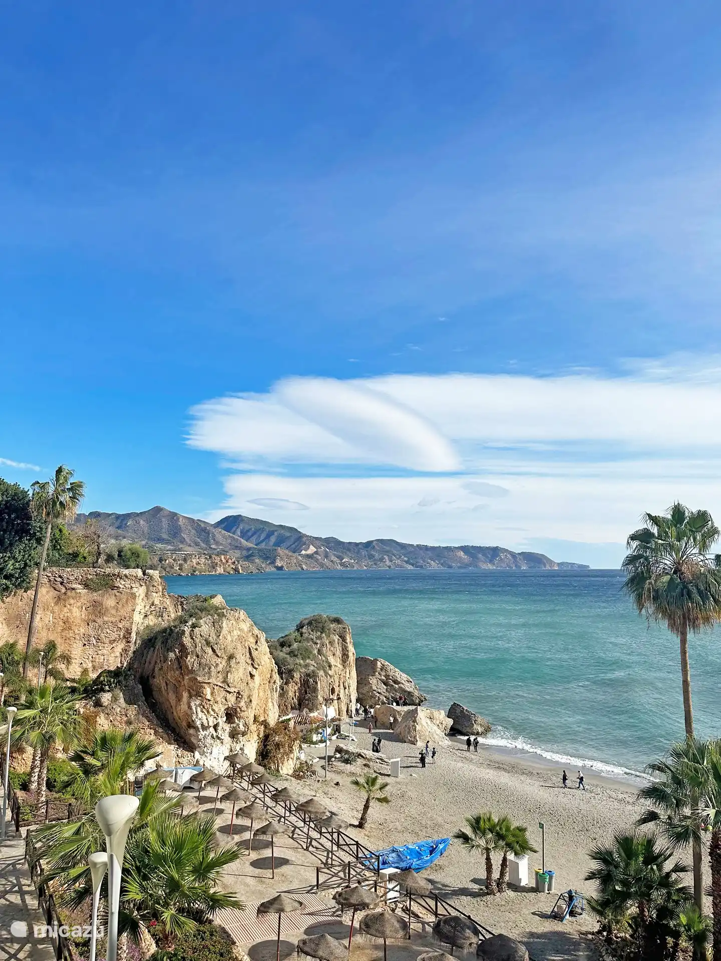 Strand bij Nerja, bekend van Balcon de Europa