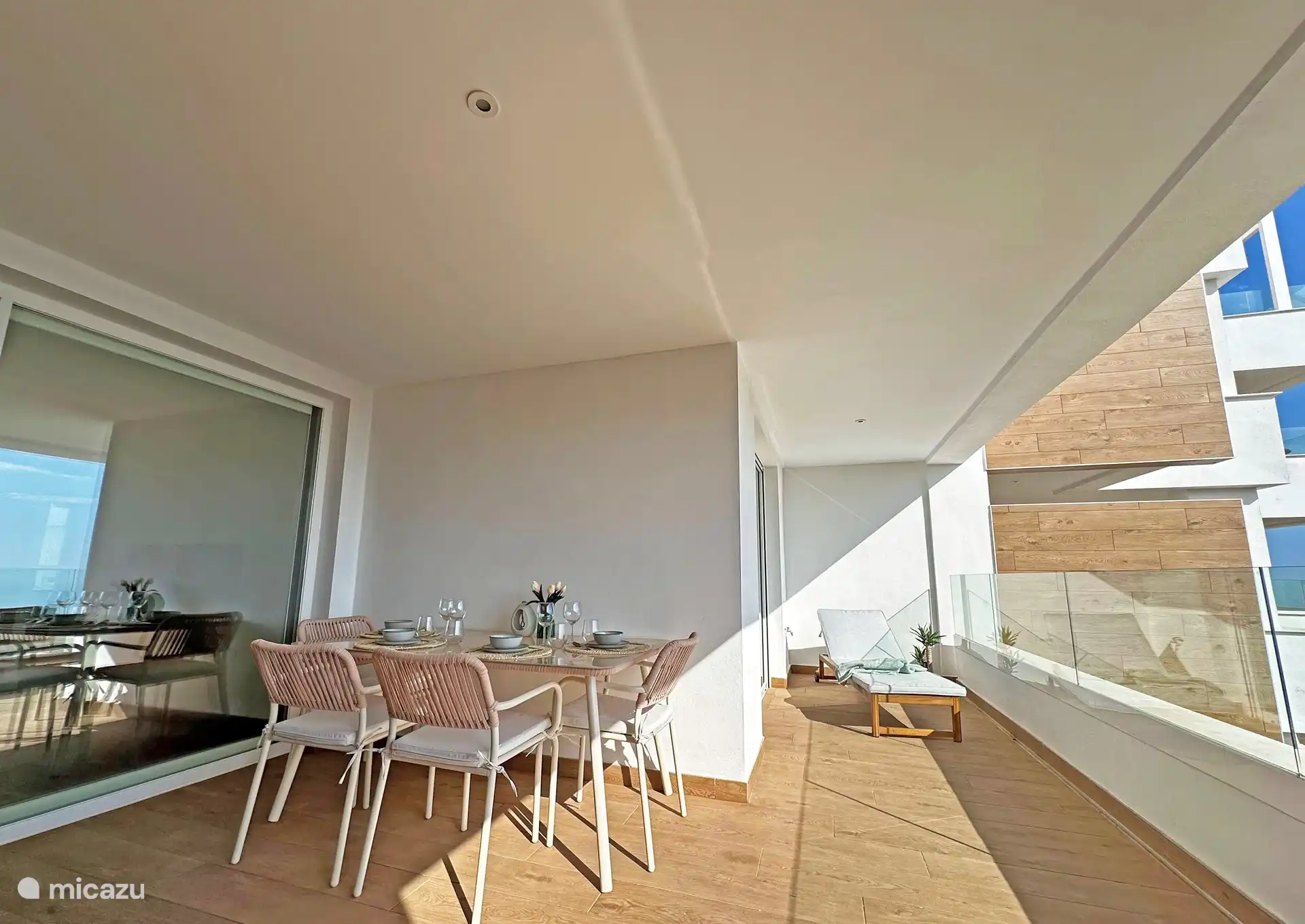 Groot balkon voor een heerlijk buitenleven