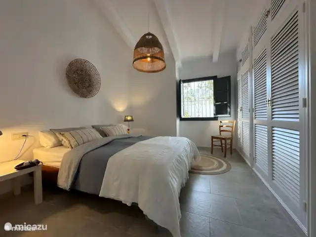 Cortijo Algarrobo en España, Costa del Sol, Torrox - villa La villa tiene tres amplios dormitorios con un total de 6 plazas para dormir. También hay una nueva cuna disponible.