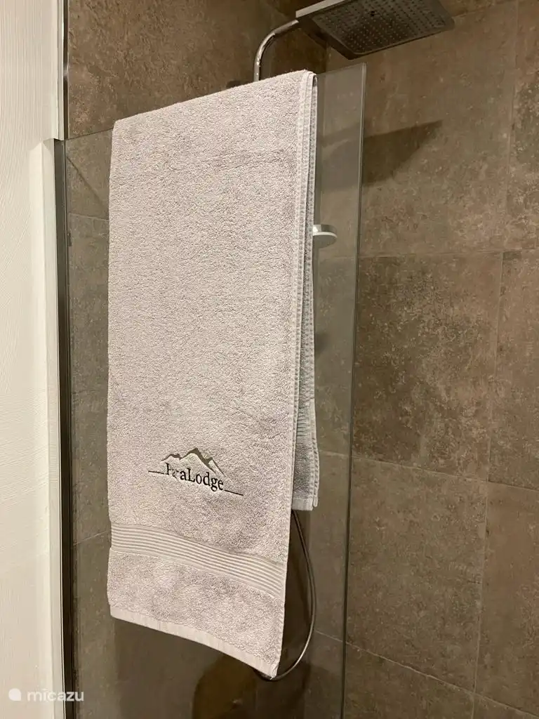 Handtücher werden gestellt.