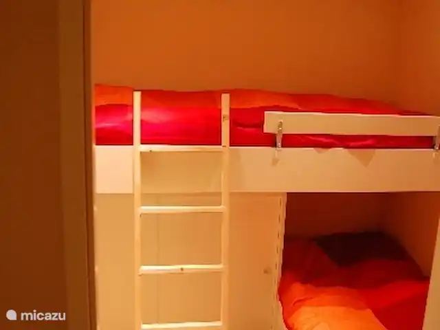 chalet huren in Nederland, Flevoland, Biddinghuizen – Chalet veluwemeer kids een bed over bed knus en gezellig