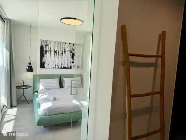 Villa Milano Moraira prive zwembad huren in Spanje, Costa Blanca, Moraira - villa de master bedroom met ensuite badkamer