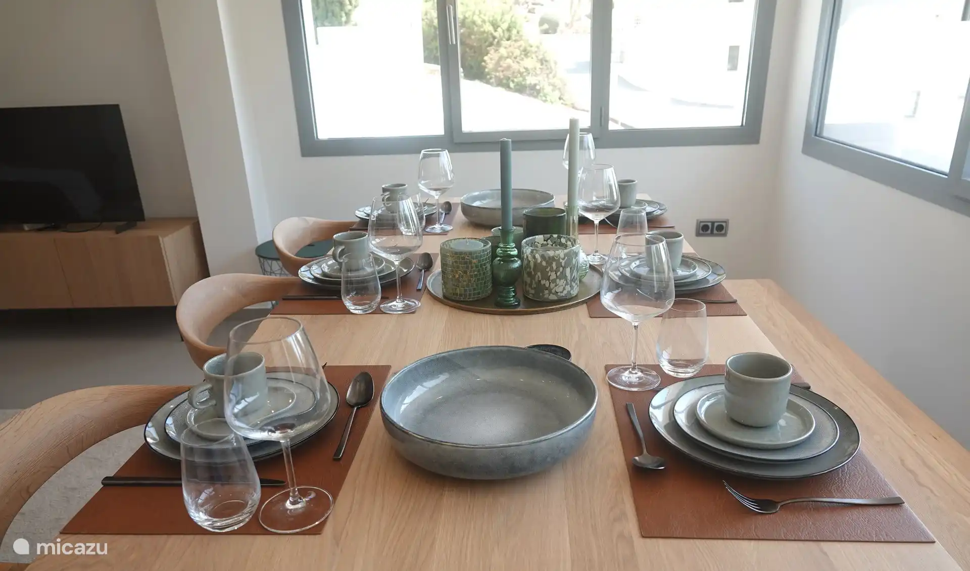 The villa is equipped with beautiful crockery