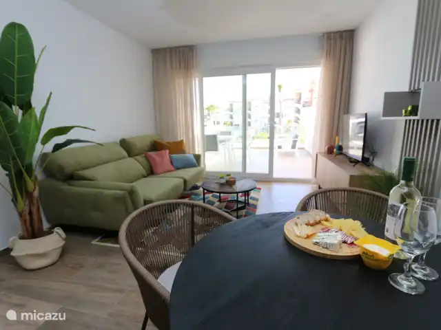 Residencial Bali luxe appartement huren in Spanje, Costa Blanca, Punta Prima - appartement Woonkamer + eetruimte