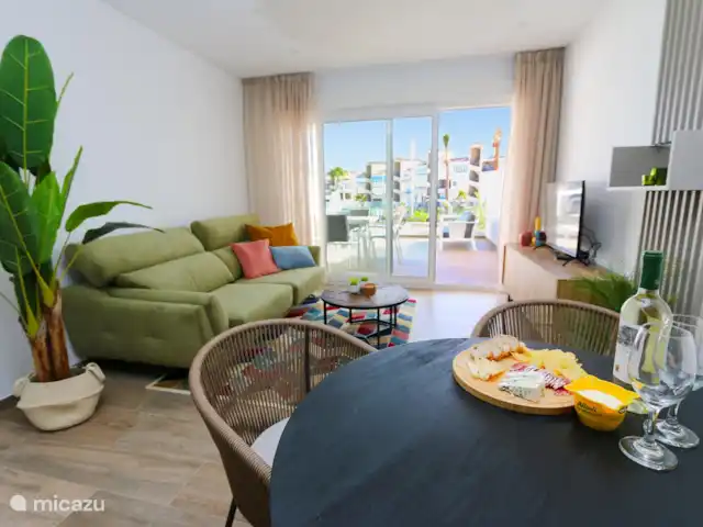 Residencial Bali luxe appartement huren in Spanje, Costa Blanca, Punta Prima - appartement Woonkamer + eetruimte