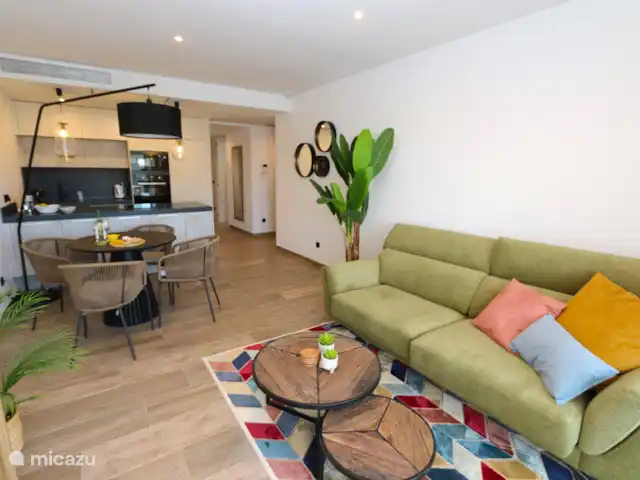Residencial Bali luxe appartement huren in Spanje, Costa Blanca, Punta Prima - appartement Woonkamer + eetruimte + keuken